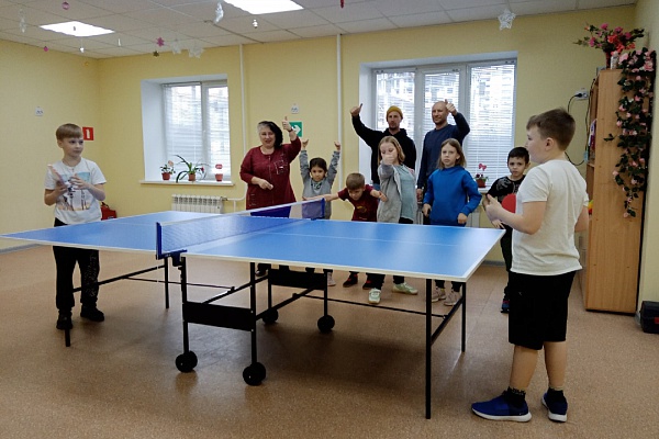 ГК Монострой приобрела теннисный стол для детского досугового центра в Юрьевце.